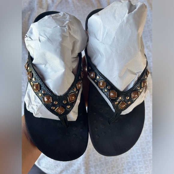 VIONIC Rest Floriana Black toe post Sandals w/Eye-Catching Beaded Design Sz-6. N - Picture 11 of 12